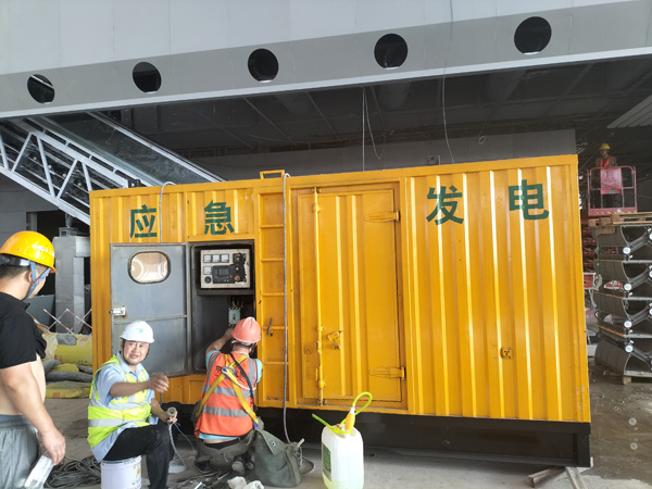 玛沁怎样判断空气滤清器是否需要更换？